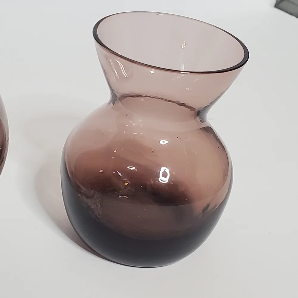 Vintage Purple Amethyst Art Glass Bud Vases, Lot Of 4 - One is flawed - Picture 4 of 10